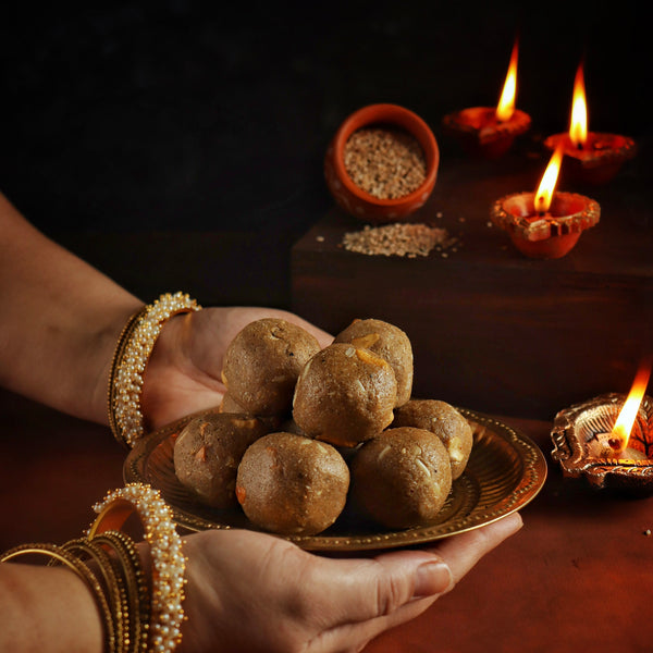 til ke laddu - white sesame laddu