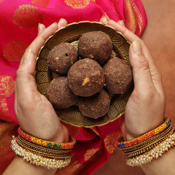 ragi laddu - finger millet laddu